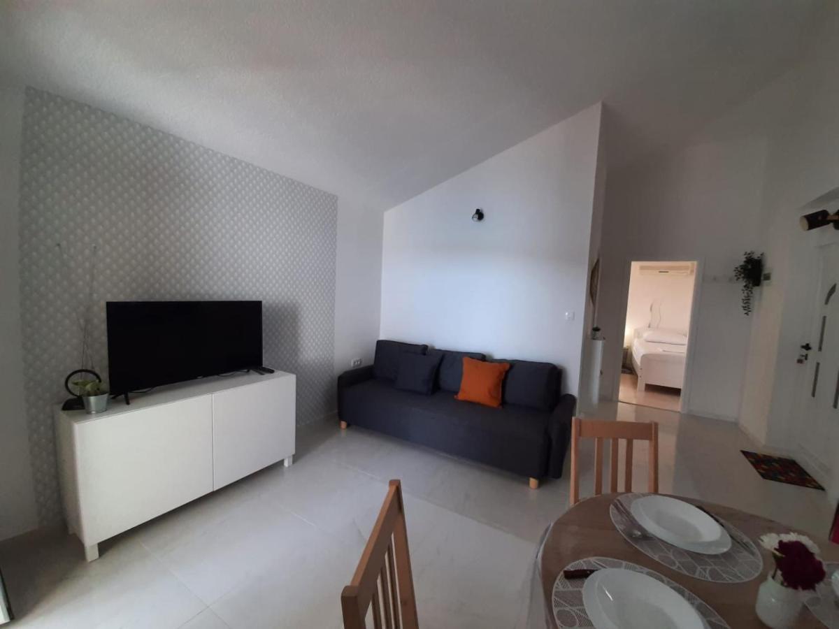 Jasminka Apartment Rogoznica  Bagian luar foto