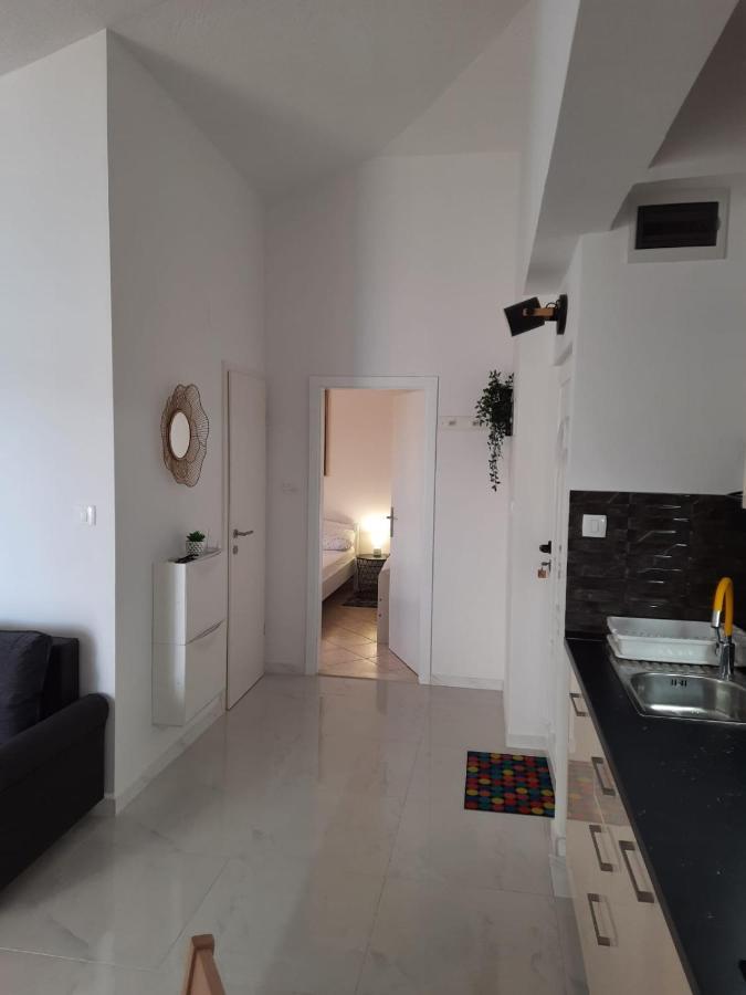 Jasminka Apartment Rogoznica  Bagian luar foto